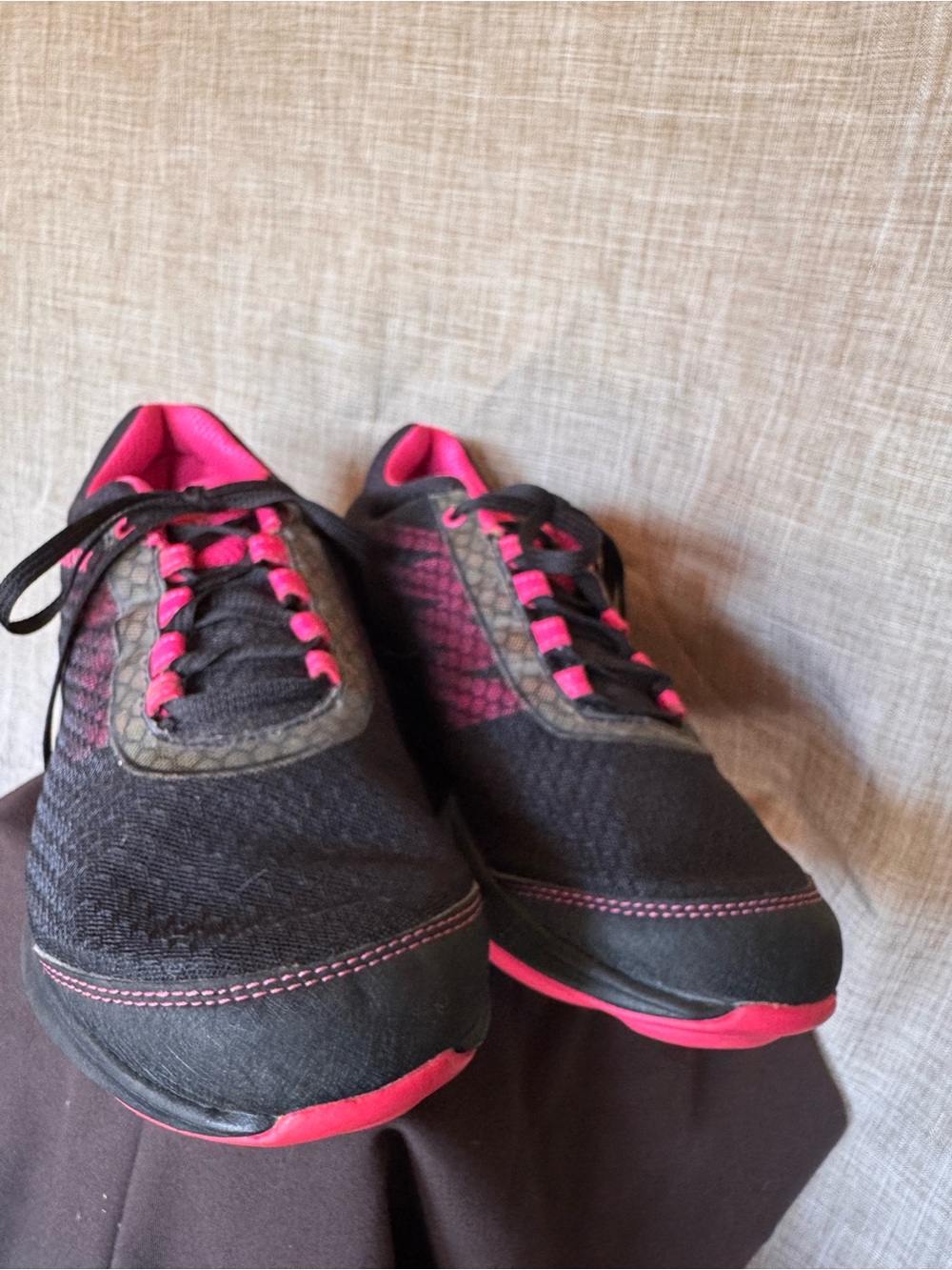 Reebok Women’s  Black and Hot Pink Athletic Sneakers